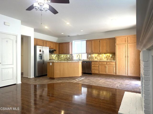 460 Fallbrook Avenue, Newbury Park, CA 91320
