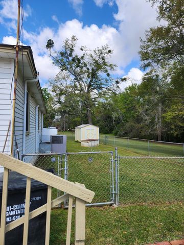 5497 Old Number Six Highway, Elloree, SC 29047