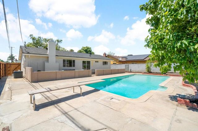 6741 Steiner Drive, Sacramento, CA 95823