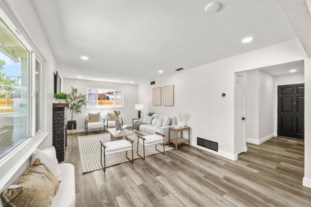 6741 Steiner Drive, Sacramento, CA 95823