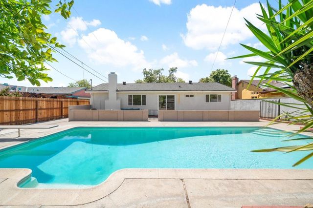 6741 Steiner Drive, Sacramento, CA 95823