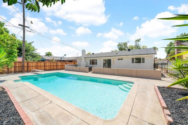 6741 Steiner Drive, Sacramento, CA 95823