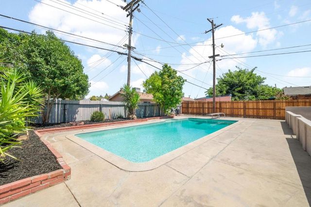 6741 Steiner Drive, Sacramento, CA 95823