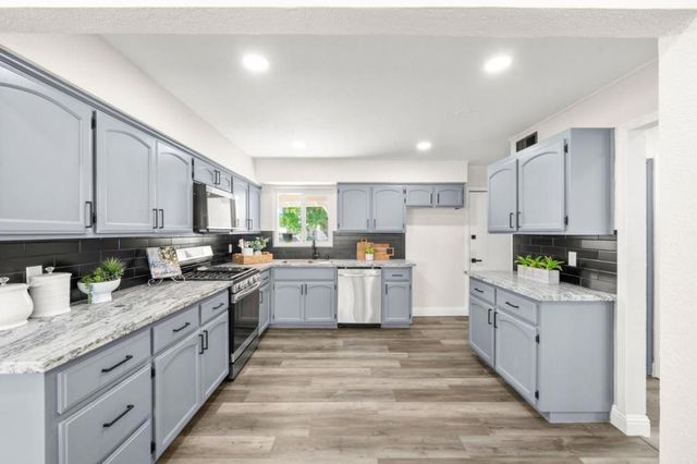 6741 Steiner Drive, Sacramento, CA 95823
