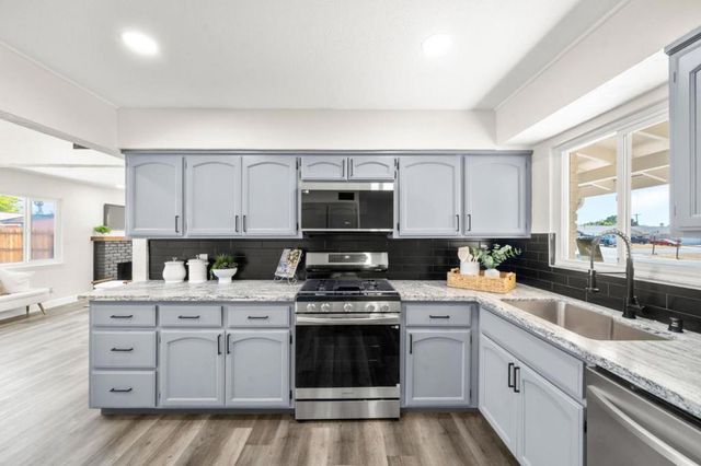 6741 Steiner Drive, Sacramento, CA 95823
