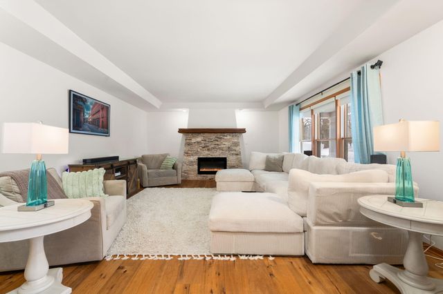 4490 N Squirrel Road, Auburn Hills, MI 48326