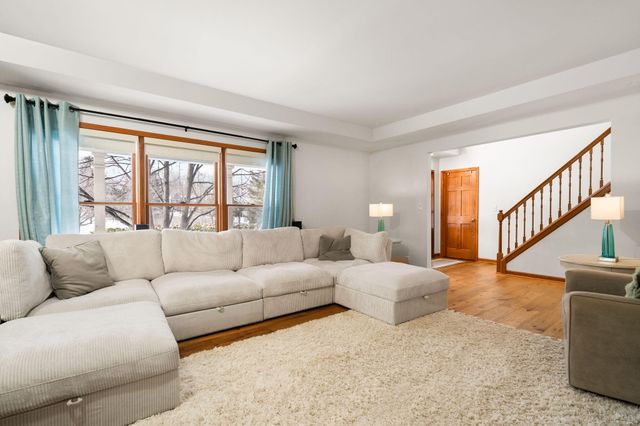 4490 N Squirrel Road, Auburn Hills, MI 48326