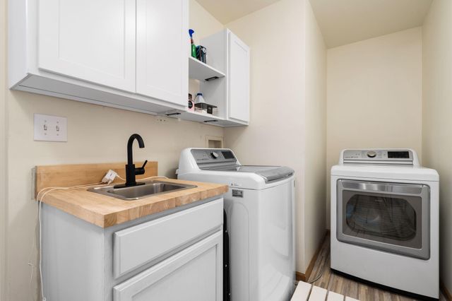 4490 N Squirrel Road, Auburn Hills, MI 48326