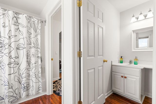 4490 N Squirrel Road, Auburn Hills, MI 48326