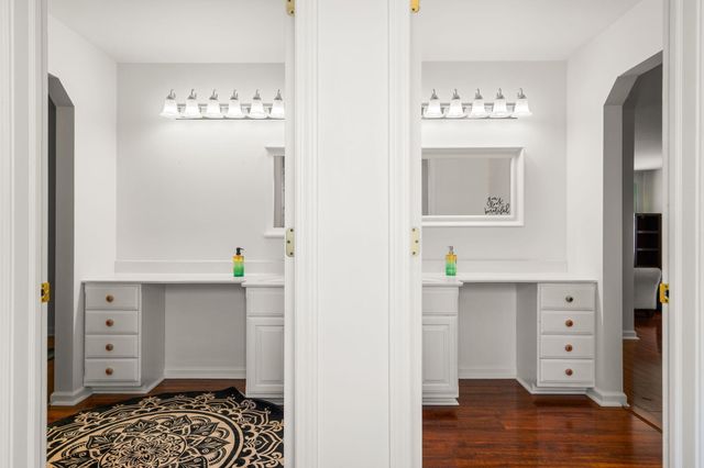 4490 N Squirrel Road, Auburn Hills, MI 48326