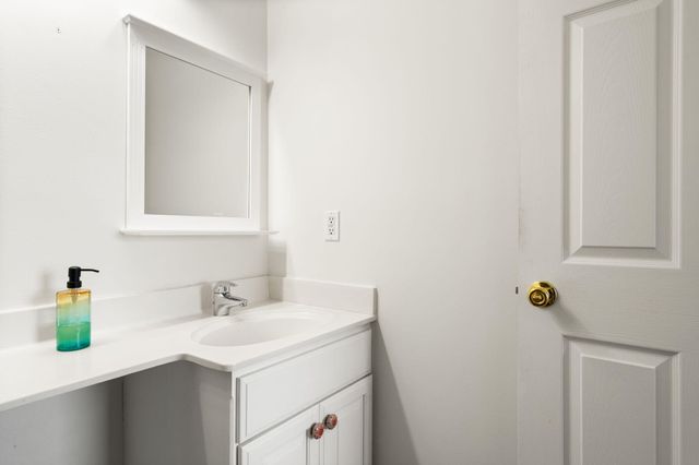 4490 N Squirrel Road, Auburn Hills, MI 48326