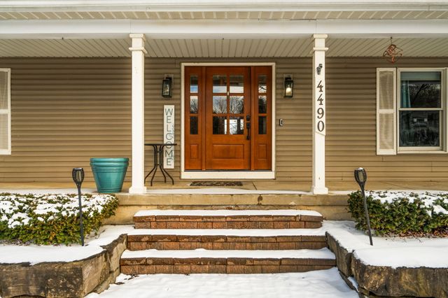 4490 N Squirrel Road, Auburn Hills, MI 48326