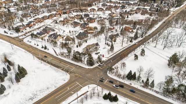 4490 N Squirrel Road, Auburn Hills, MI 48326