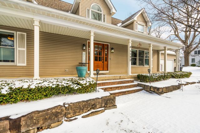 4490 N Squirrel Road, Auburn Hills, MI 48326