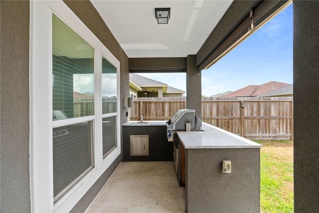 8101 Grand Canyon St, Corpus Christi, TX 78414