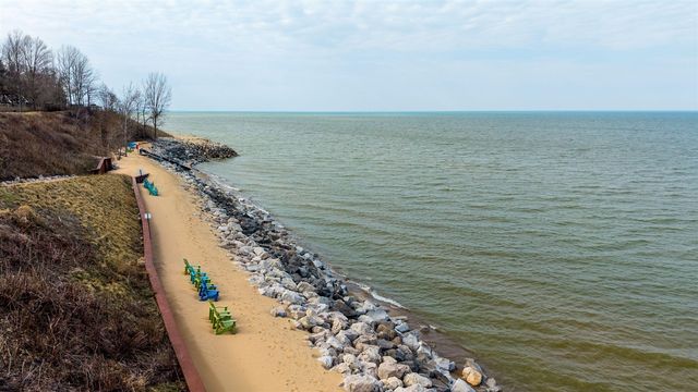 10501 Pinecone Trail 43, South Haven, MI 49090