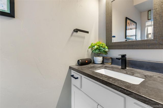 118 E Chester Avenue, Woodland Park, CO 80863