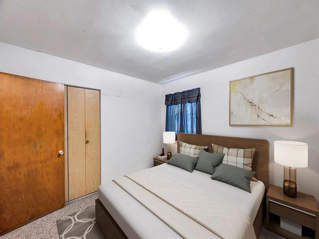 8014 N LYNN AVENUE, Tampa, FL 33604