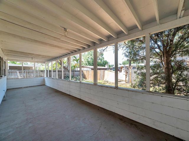 8014 N LYNN AVENUE, Tampa, FL 33604
