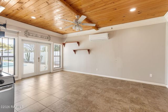 302 East Santa Clara Street, New Iberia, LA 70563