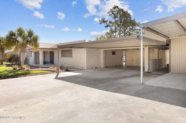 302 East Santa Clara Street, New Iberia, LA 70563