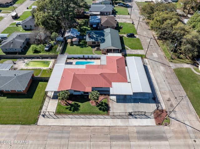 302 East Santa Clara Street, New Iberia, LA 70563