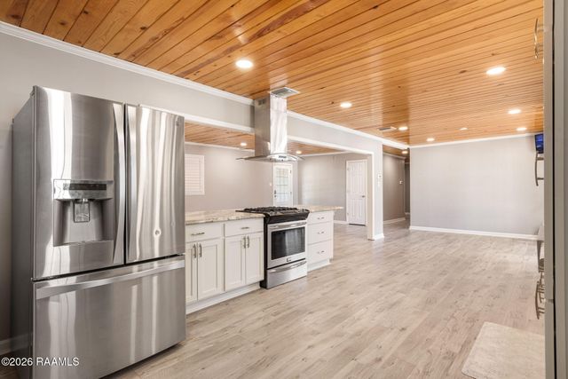 302 East Santa Clara Street, New Iberia, LA 70563