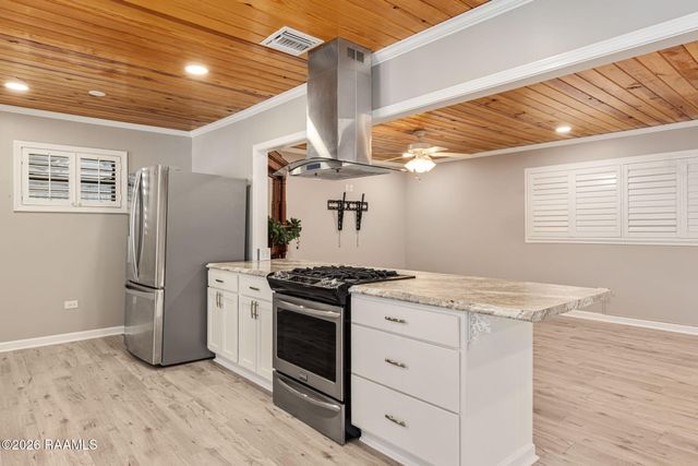 302 East Santa Clara Street, New Iberia, LA 70563