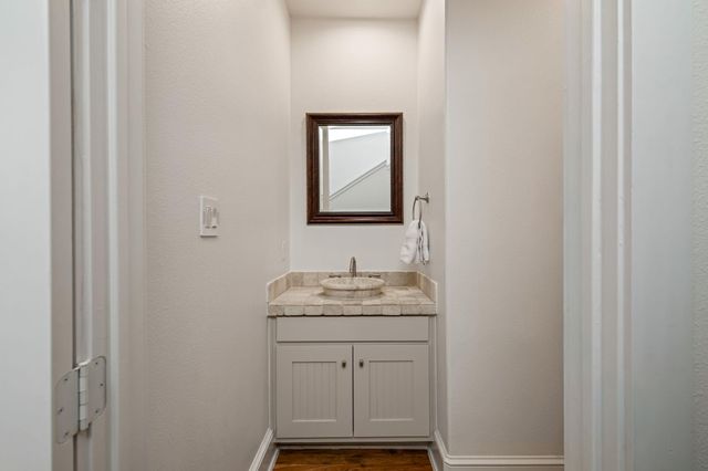 1231 Parkway 2, Austin, TX 78703
