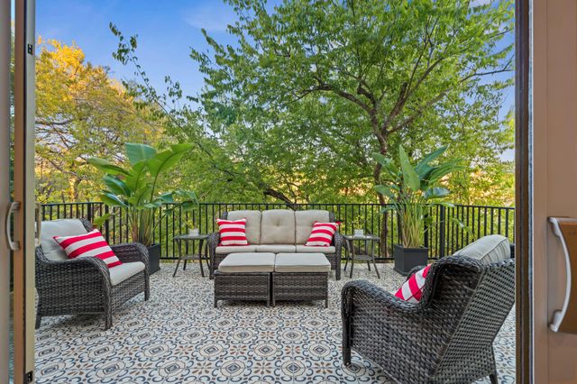 1231 Parkway 2, Austin, TX 78703
