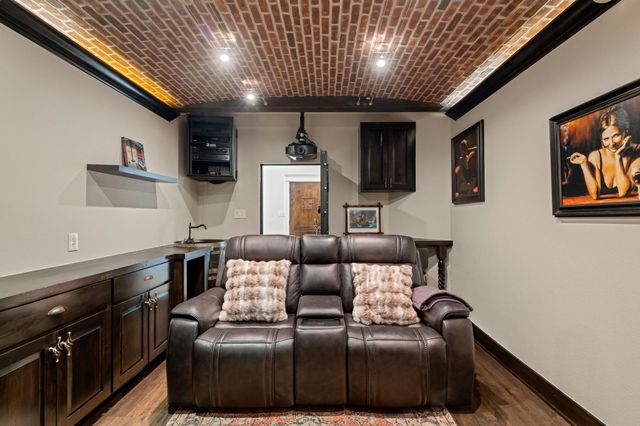 1231 Parkway 2, Austin, TX 78703
