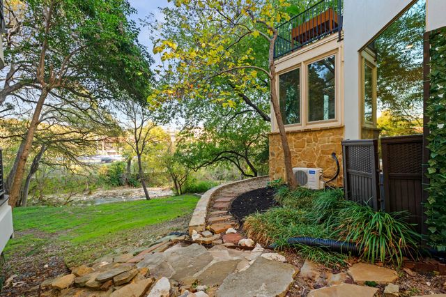 1231 Parkway 2, Austin, TX 78703