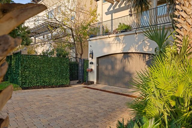 1231 Parkway 2, Austin, TX 78703