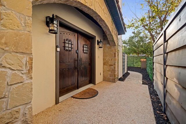 1231 Parkway 2, Austin, TX 78703