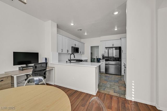 6871 Gold Nugget Drive, Las Vegas, NV 89122