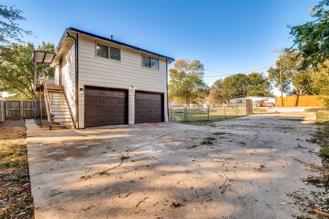 421 W 8th Street, Lancaster, TX 75146