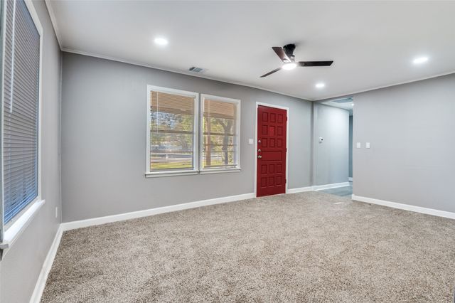 421 W 8th Street, Lancaster, TX 75146