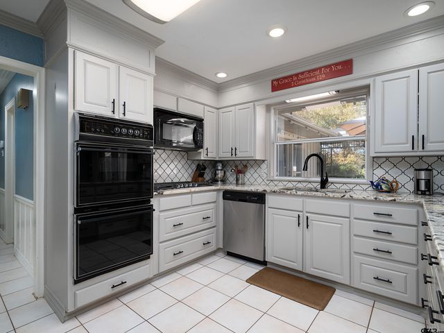 8212 Cambridge Rd, Tyler, TX 75703