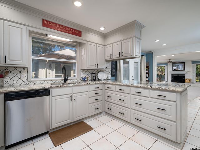 8212 Cambridge Rd, Tyler, TX 75703