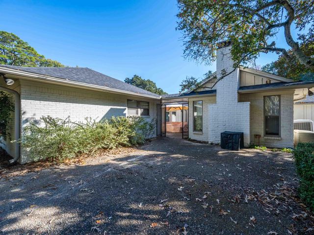 8212 Cambridge Rd, Tyler, TX 75703
