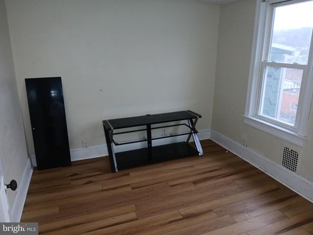 306 S 2ND ST, Pottsville, PA 17901