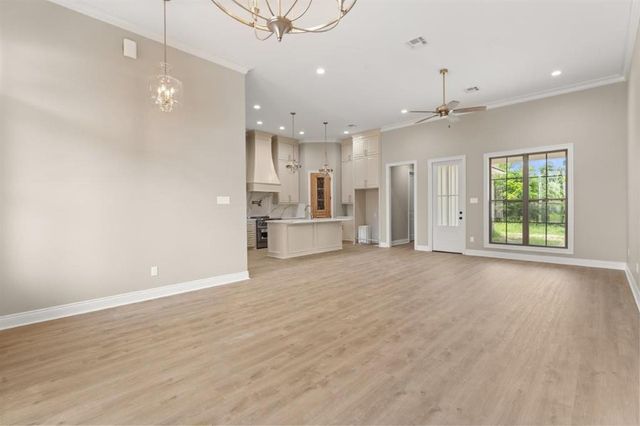 2625 Laura Lane, Lake Charles, LA 70605