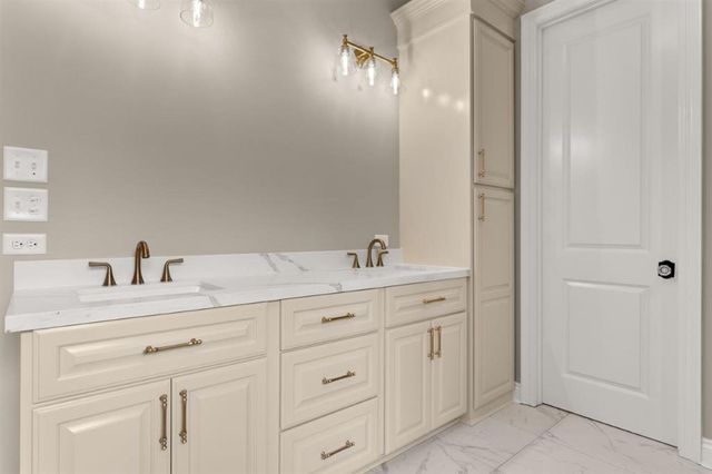 2625 Laura Lane, Lake Charles, LA 70605