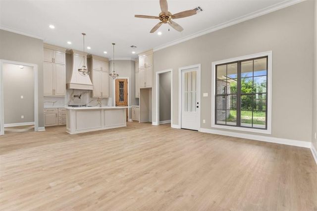 2625 Laura Lane, Lake Charles, LA 70605