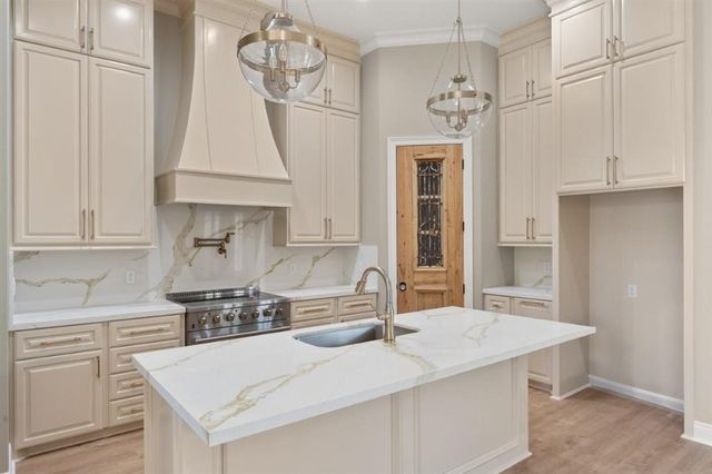 2625 Laura Lane, Lake Charles, LA 70605