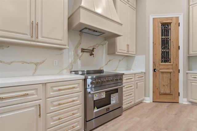 2625 Laura Lane, Lake Charles, LA 70605