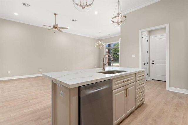 2625 Laura Lane, Lake Charles, LA 70605