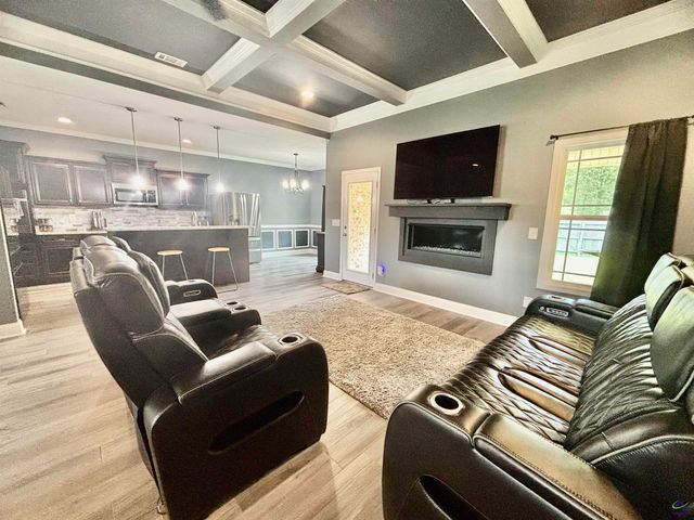 425 Hunts Landing Drive, Kathleen, GA 31047