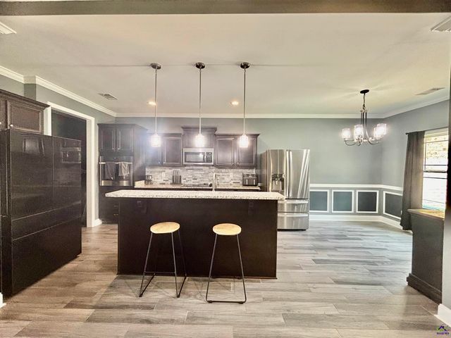 425 Hunts Landing Drive, Kathleen, GA 31047