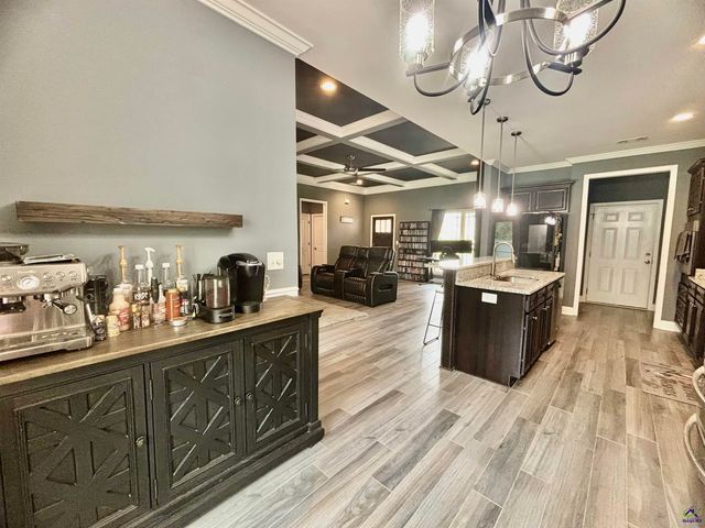 425 Hunts Landing Drive, Kathleen, GA 31047